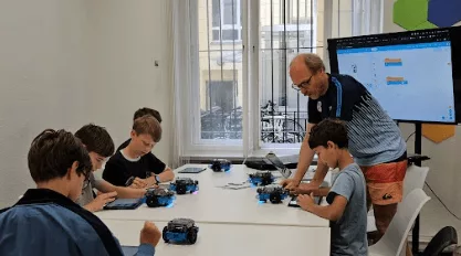 Die Schüler können sowohl online als auch offline von zu Hause aus lernen.